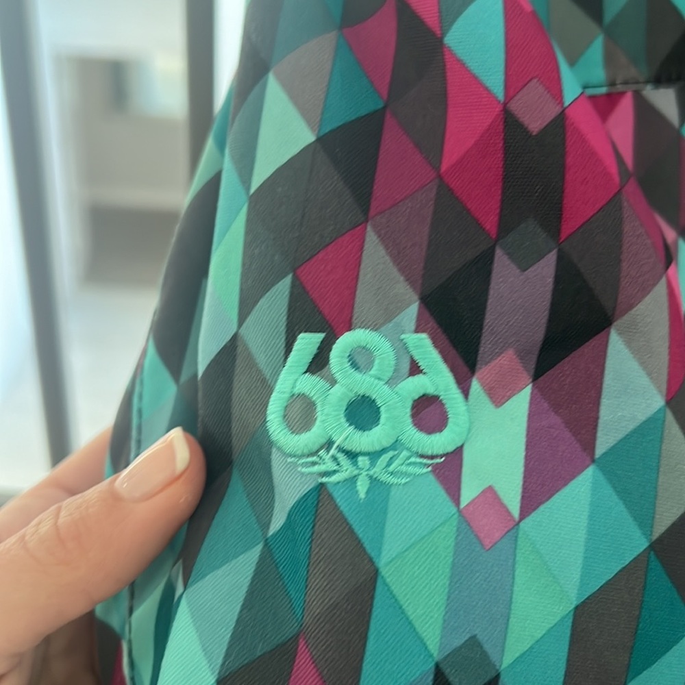 686 Mint Condition Ski Jacket - image 4